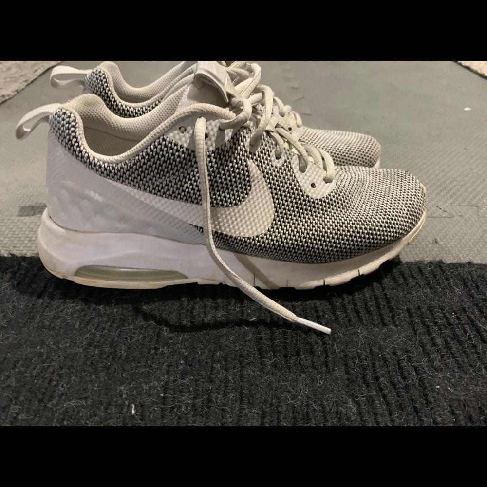 Nike airs